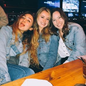 Meet your Posher, Jenn